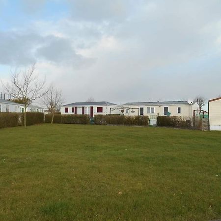 Luxe Vakantiechalet Met Omheinde Tuin Bredene 6Pers ภายนอก รูปภาพ