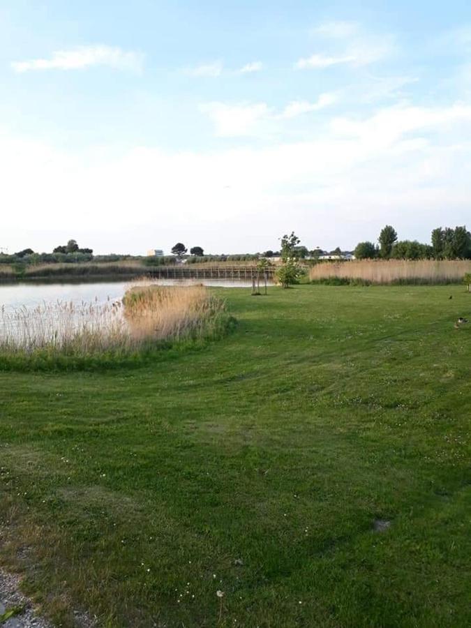 Luxe Vakantiechalet Met Omheinde Tuin Bredene 6Pers ภายนอก รูปภาพ