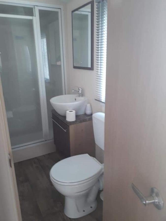 Luxe Vakantiechalet Met Omheinde Tuin Bredene 6Pers ภายนอก รูปภาพ