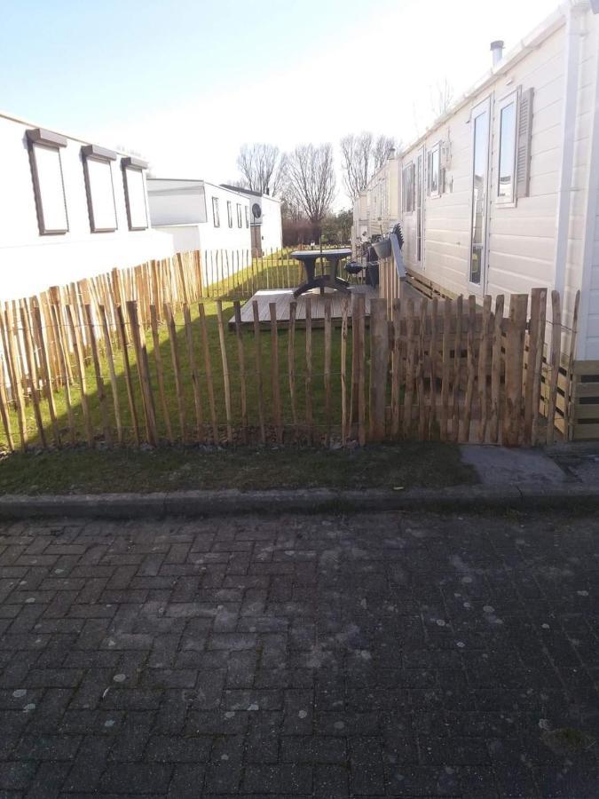 Luxe Vakantiechalet Met Omheinde Tuin Bredene 6Pers ภายนอก รูปภาพ