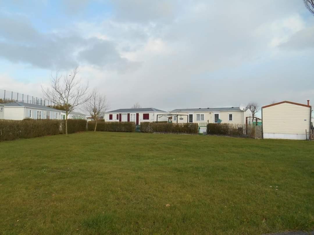 Luxe Vakantiechalet Met Omheinde Tuin Bredene 6Pers ภายนอก รูปภาพ
